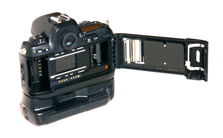 Nikon F 100