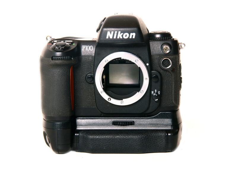 Nikon F 100