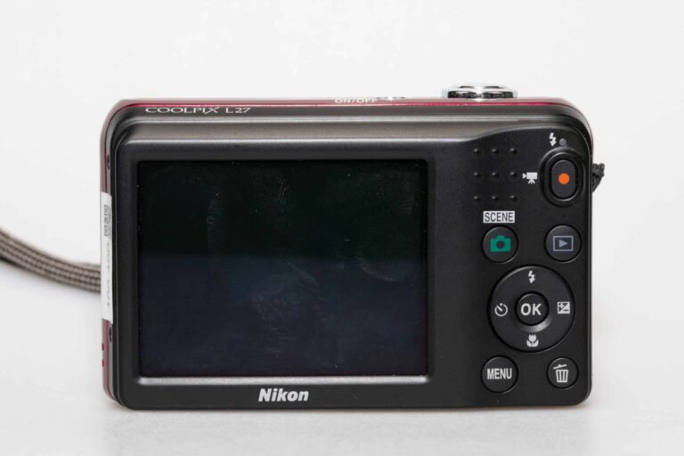 Nikon Coolpix L 27