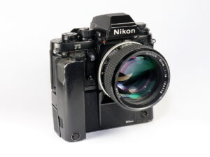 Nikon F 3 HP Motor MD-4 mit Nikkor 1:1,4/85 mm