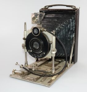 Dr. Krügener's Plattenkamera 9 x 12 cm (Metall)