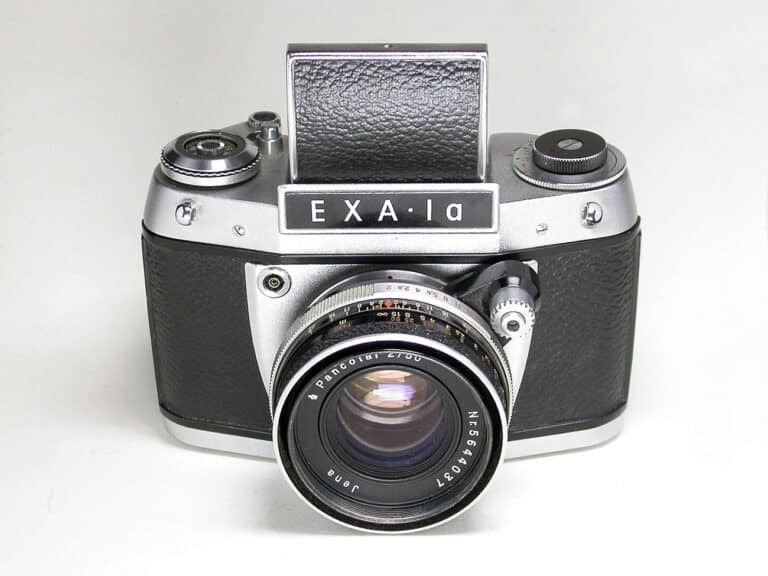 Ihagee Exa Ia mit Lichtschachtsucher