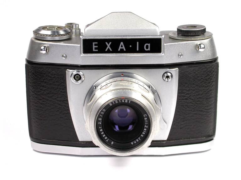 Ihagee Exa Ia mit Prismensucher und Tessar