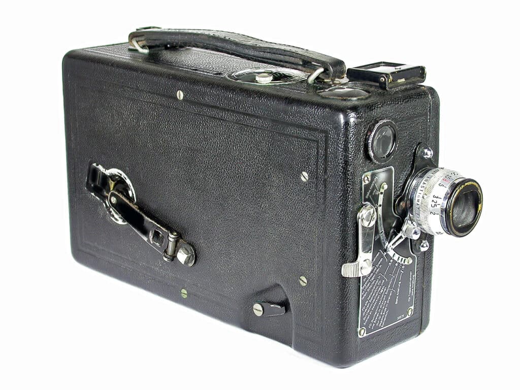 Ciné-Kodak Model B (16 mm)