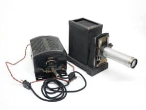 Leitz Diaprojektor mit Voigtländer Projektos V.