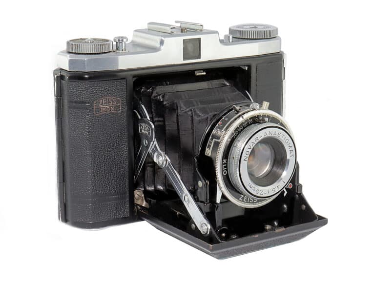 zeiss ikon ikonta b (523 16) schraeg