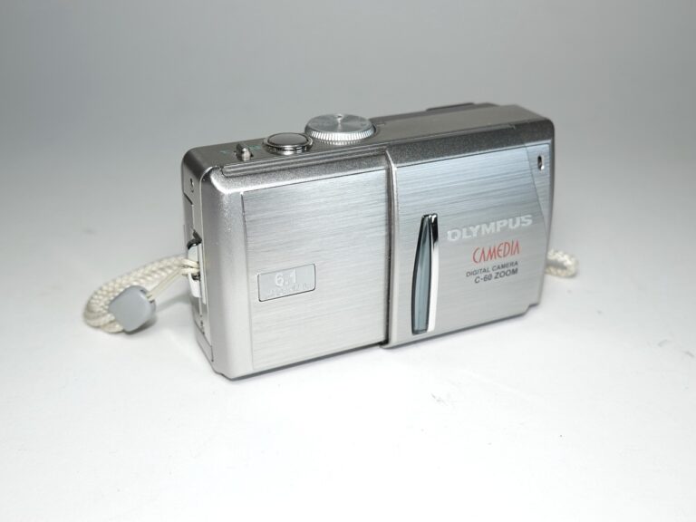 Olympus Camedia Digital Camera C-60 Zoom