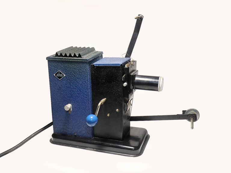 Eka Typ 120 (35-mm-Projektor).