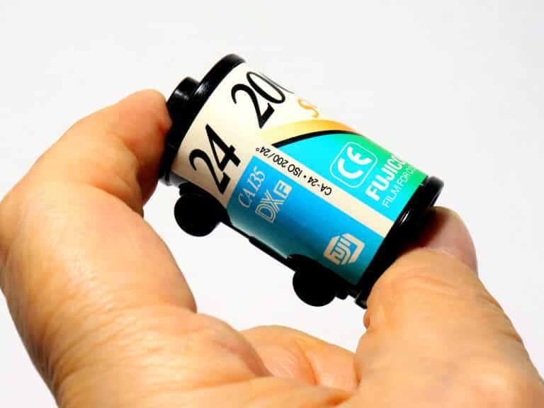 Fuji Fujicolor-Film „auf Rädern“ mit Friktionsantrieb