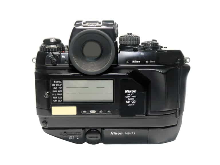 Nikon F 4 S mit Handgriff MB-21
