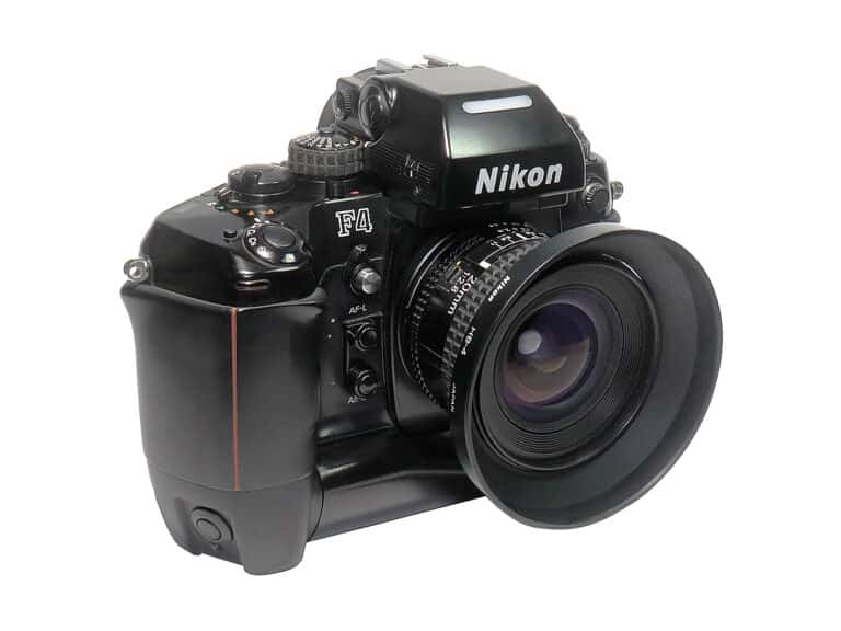 Nikon F 4 S mit Handgriff MB-21