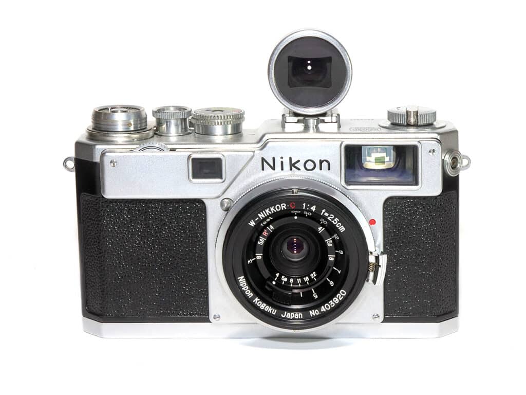 Nikon S 4 (650 4247)