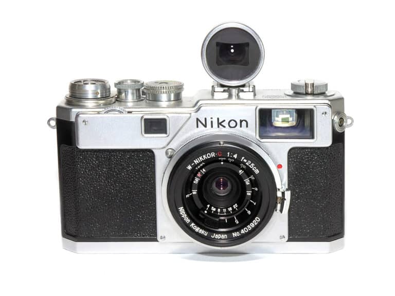 Nikon S 4 (650 4247)