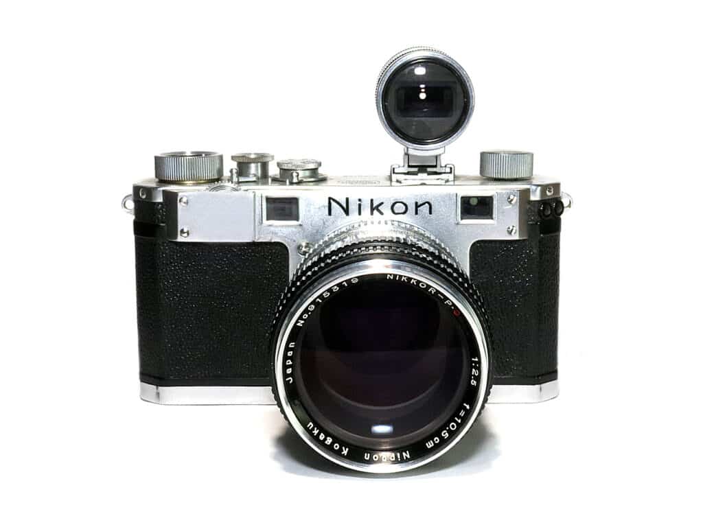 Nikon S Standard mit Nikkor-P.C 1:2,5/10,5 cm