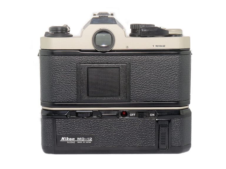 Nikon FM 2/T (Titan) - Nikkor 1:2,0/85 mm - MD-12