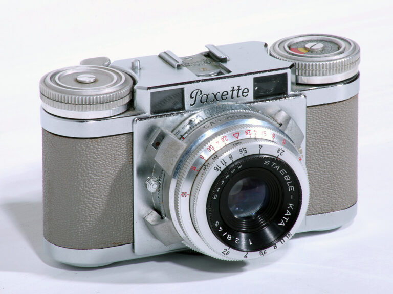 Braun Paxette II grau