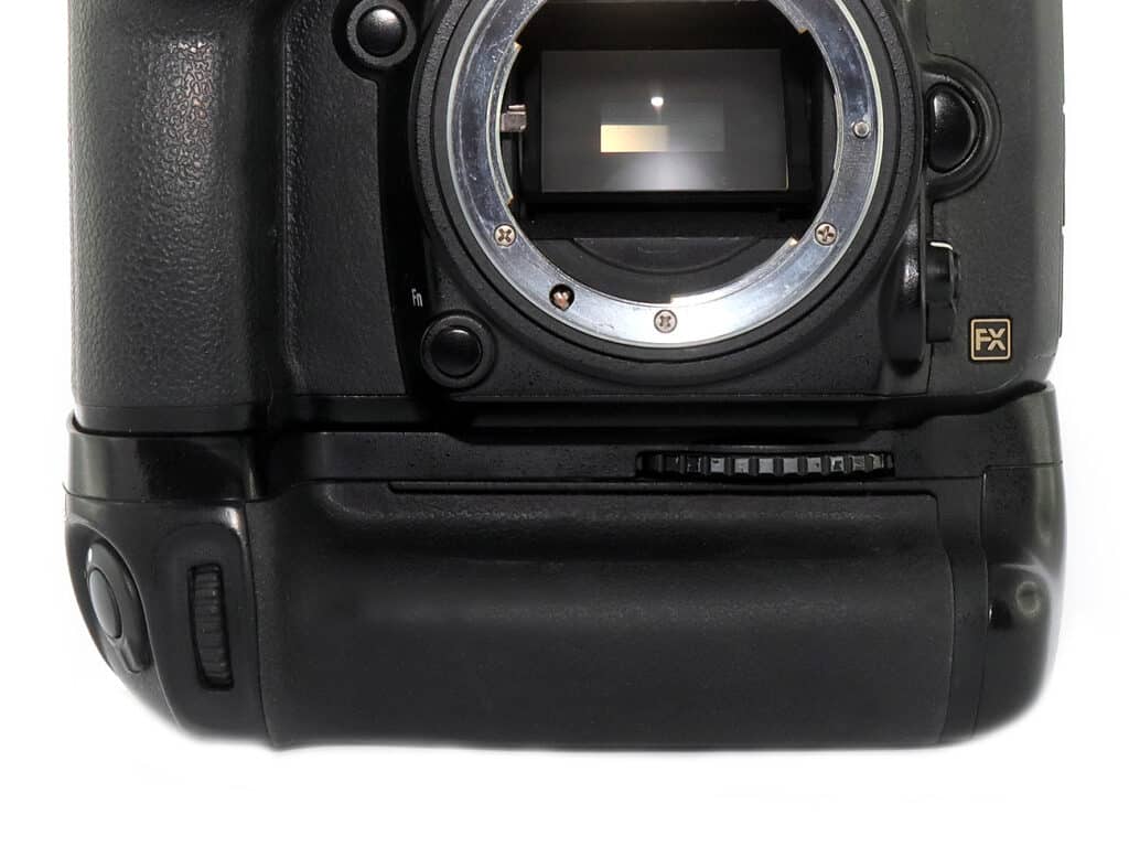 Nikon Multi Power Battery Pack MB-D 14