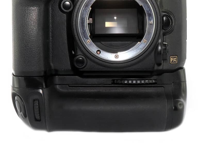 Nikon Multi Power Battery Pack MB-D 14
