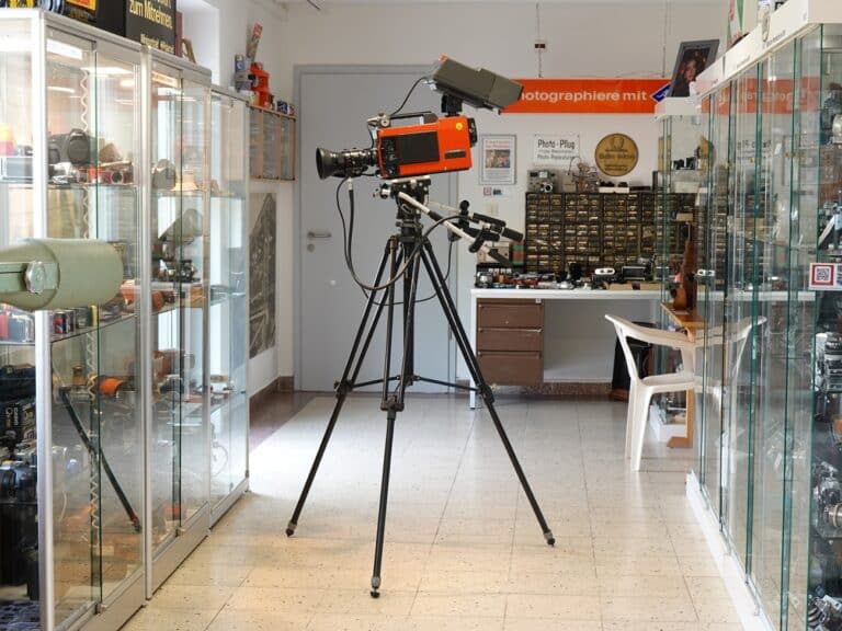 Mannesmann Multiblitz MA 028 Professional Tripod