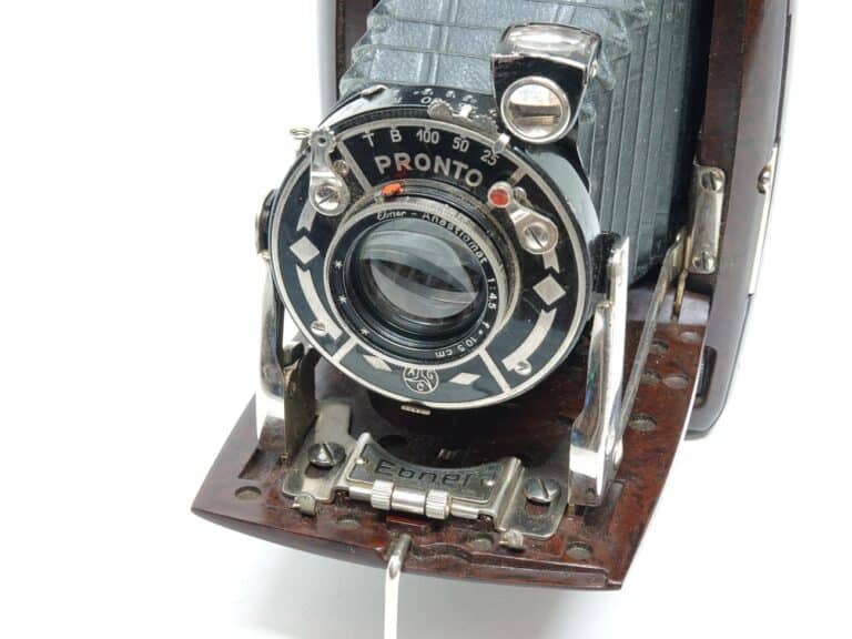 Ebner Rollfilmkamera (6 x 9) mit Ebner Anastigmat 1:4,5/10,5 cm