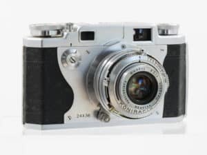 Konishiroku Konica II (mit Konirapid-MFX)