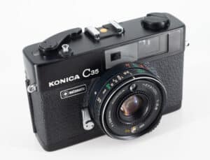 Konishiroku Konica C 35 Automatic (Schwarz)