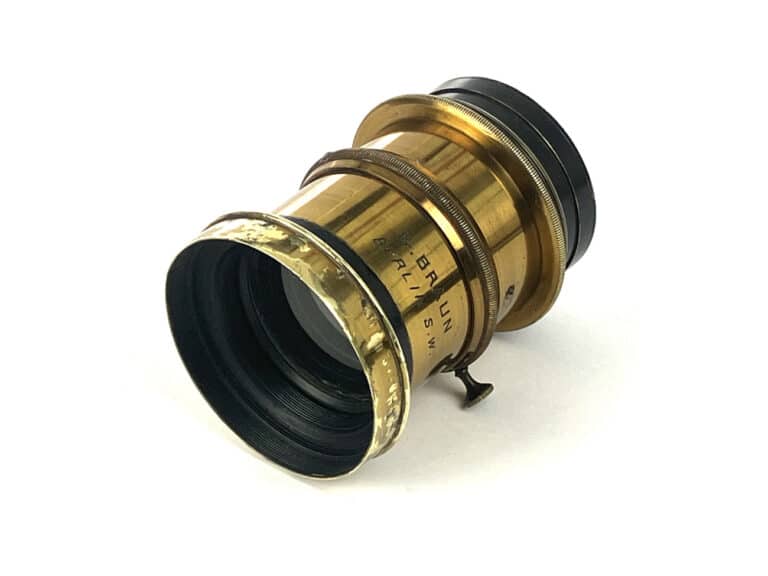 Braun G. messingobjektiv 1:8,0 mit Irisblende