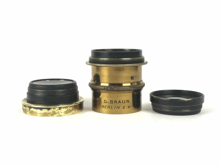 Braun G. Messingobjektiv 1:8,0 mit Irisblende